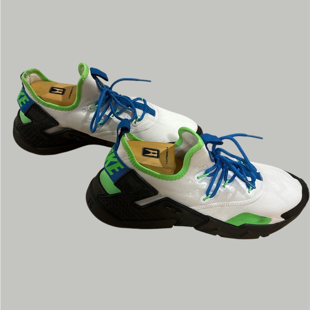 Nike Men’s White and Green Sneakers with Chunky Design